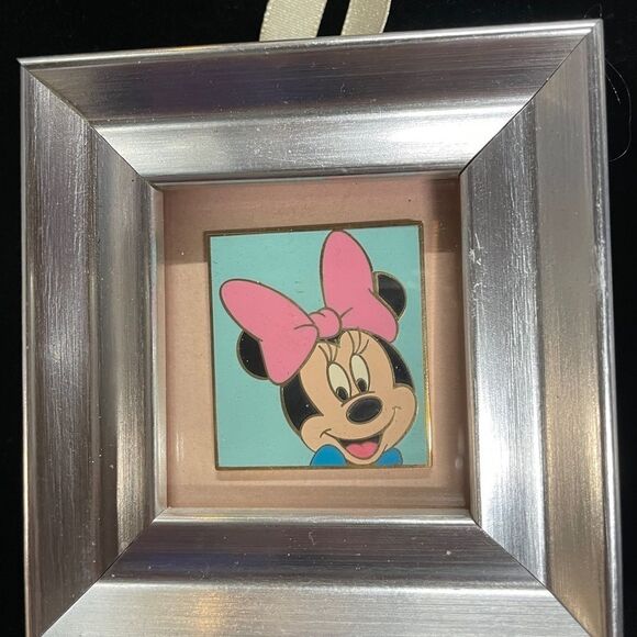 Disney collectible limited edition 2006 framed Cloisonné pins Christmas ornament - Picture 5 of 15